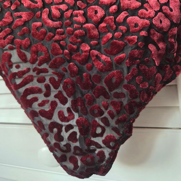 Forever 21 sheer leapard velvet Burgundy red V neck bodysuit - Picture 8 of 8